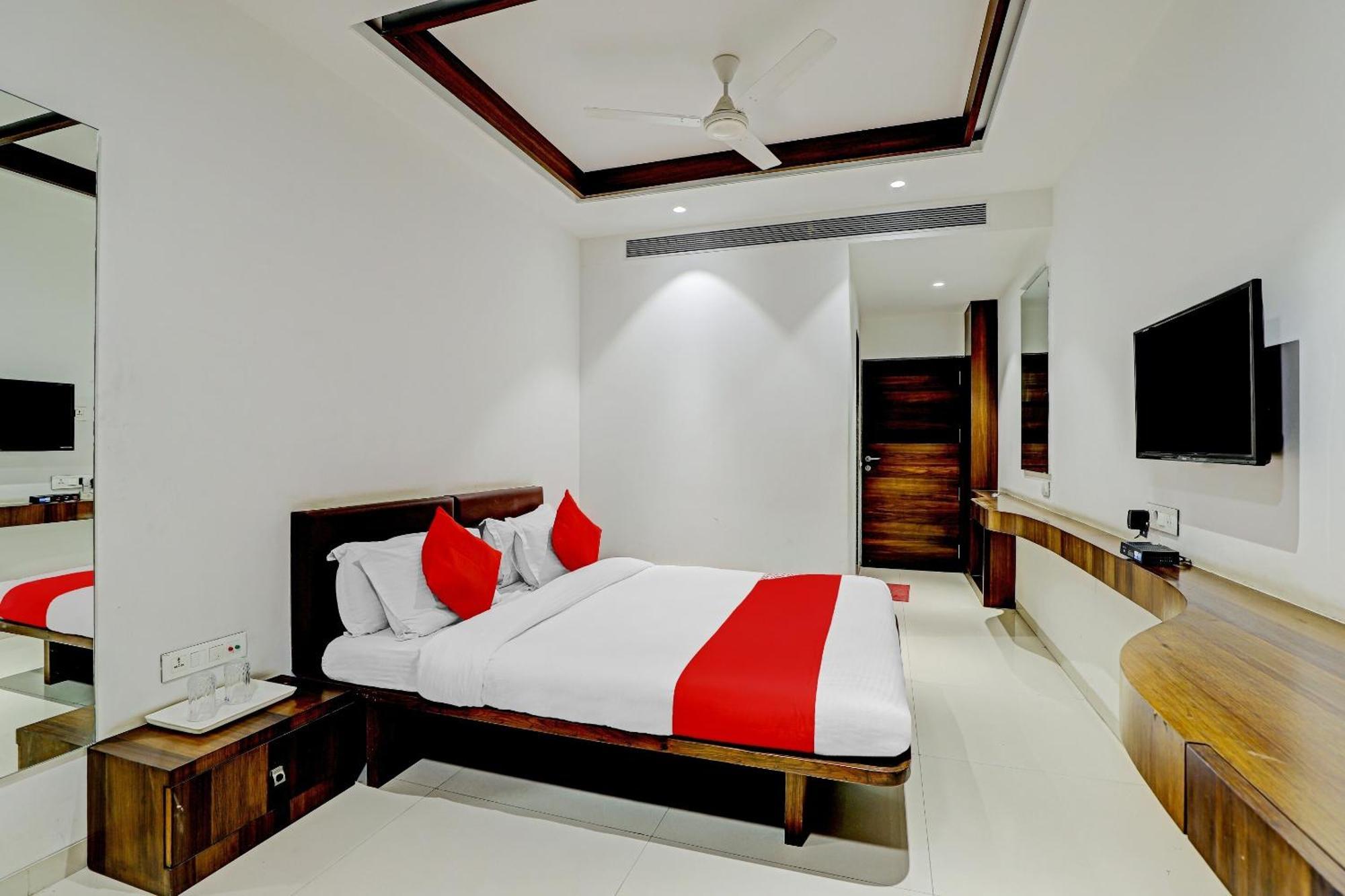 Hotel O Rishta And Jahan Banquet And Rooms Bhatha 外观 照片