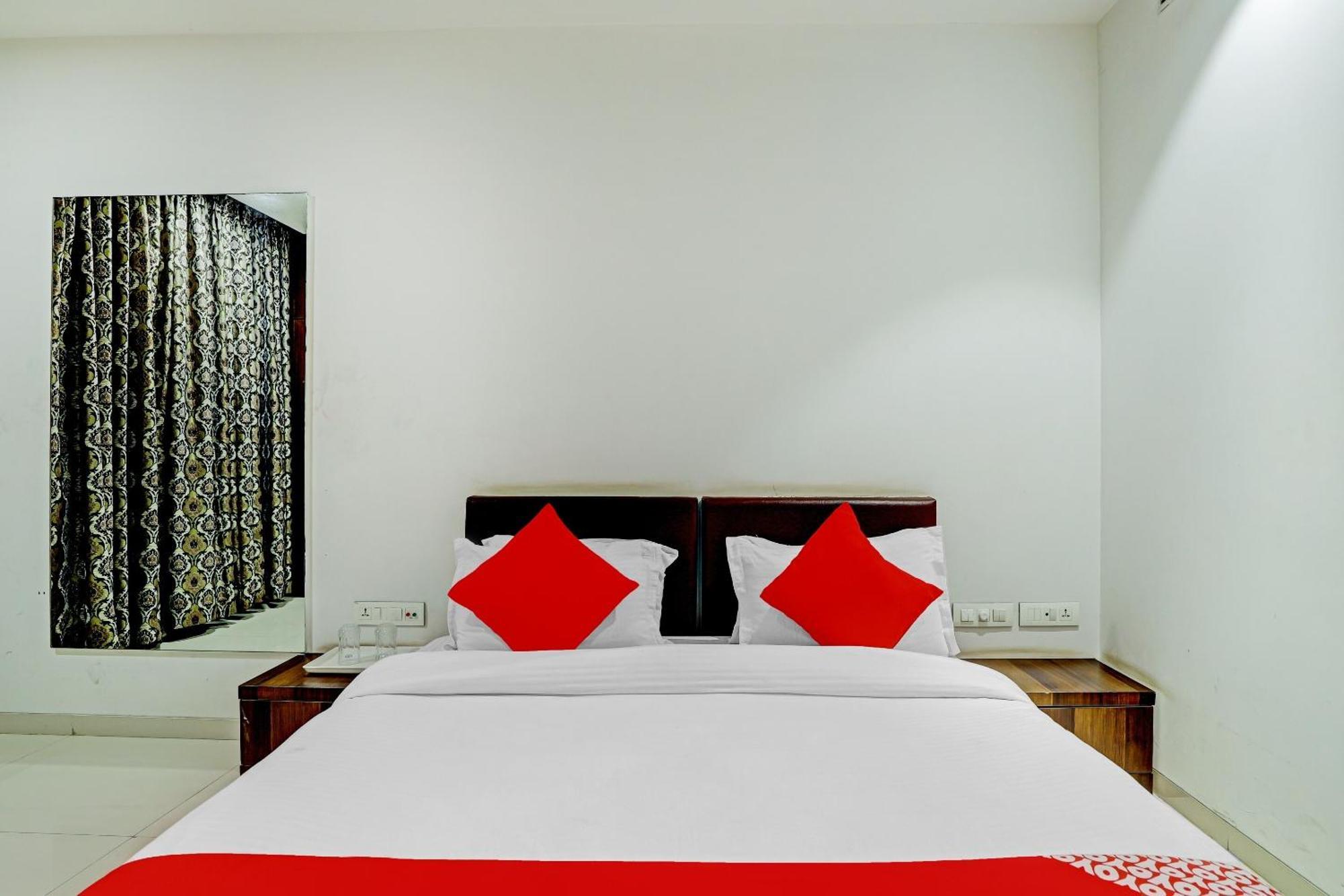 Hotel O Rishta And Jahan Banquet And Rooms Bhatha 外观 照片